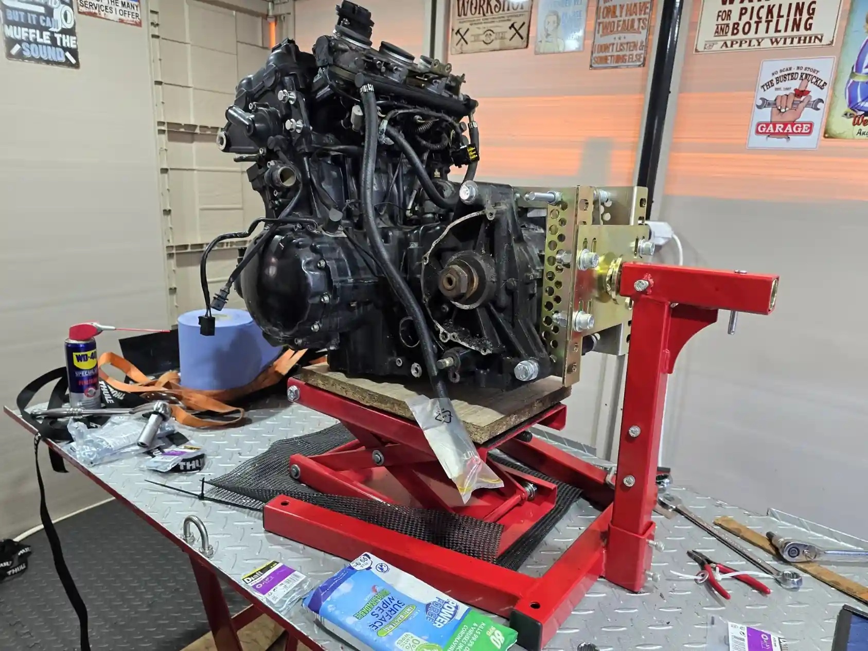 0001_Speed_Triple_Engine_Strip.jpg