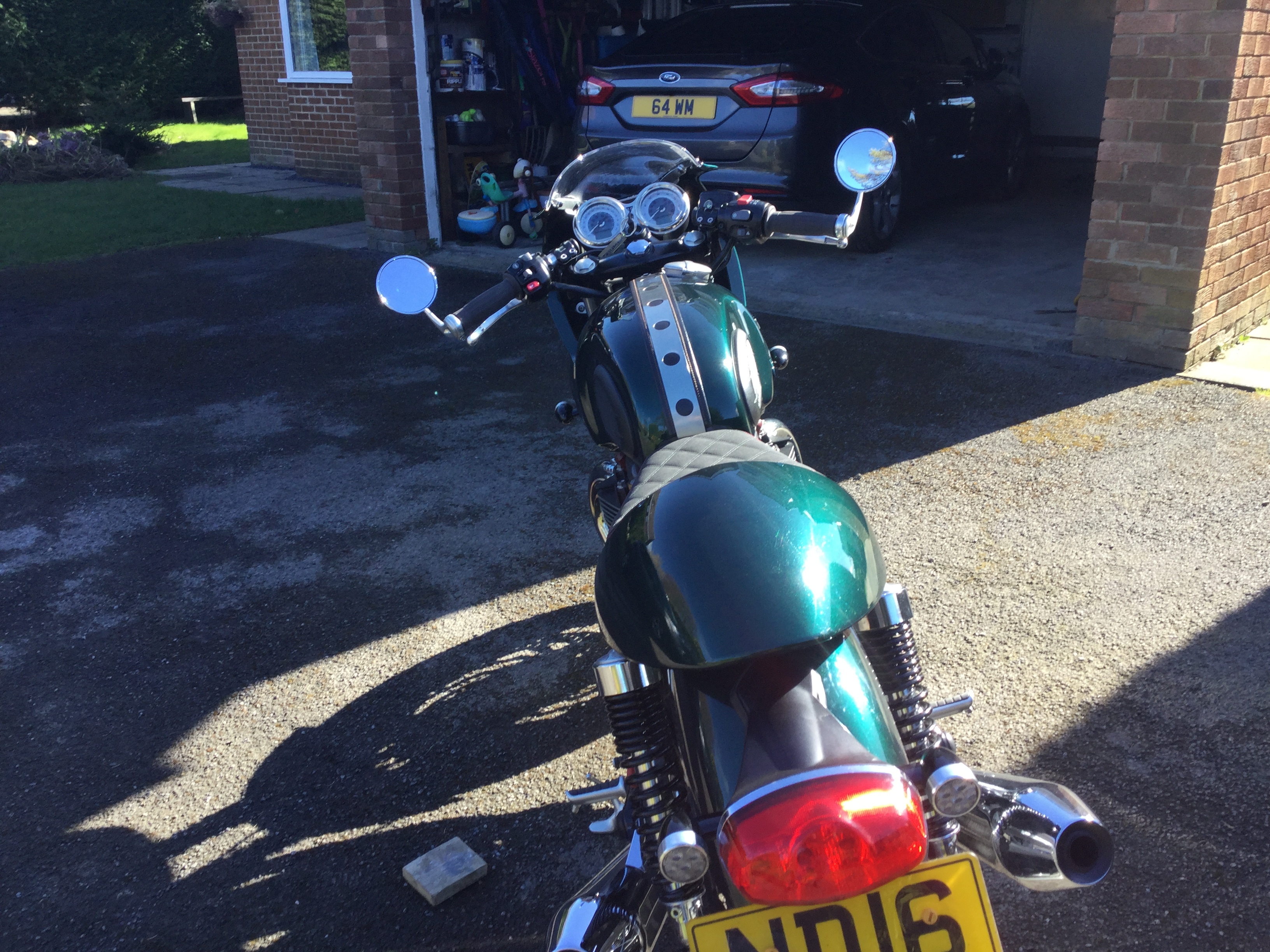 triumph thruxton 1200 fairing kit