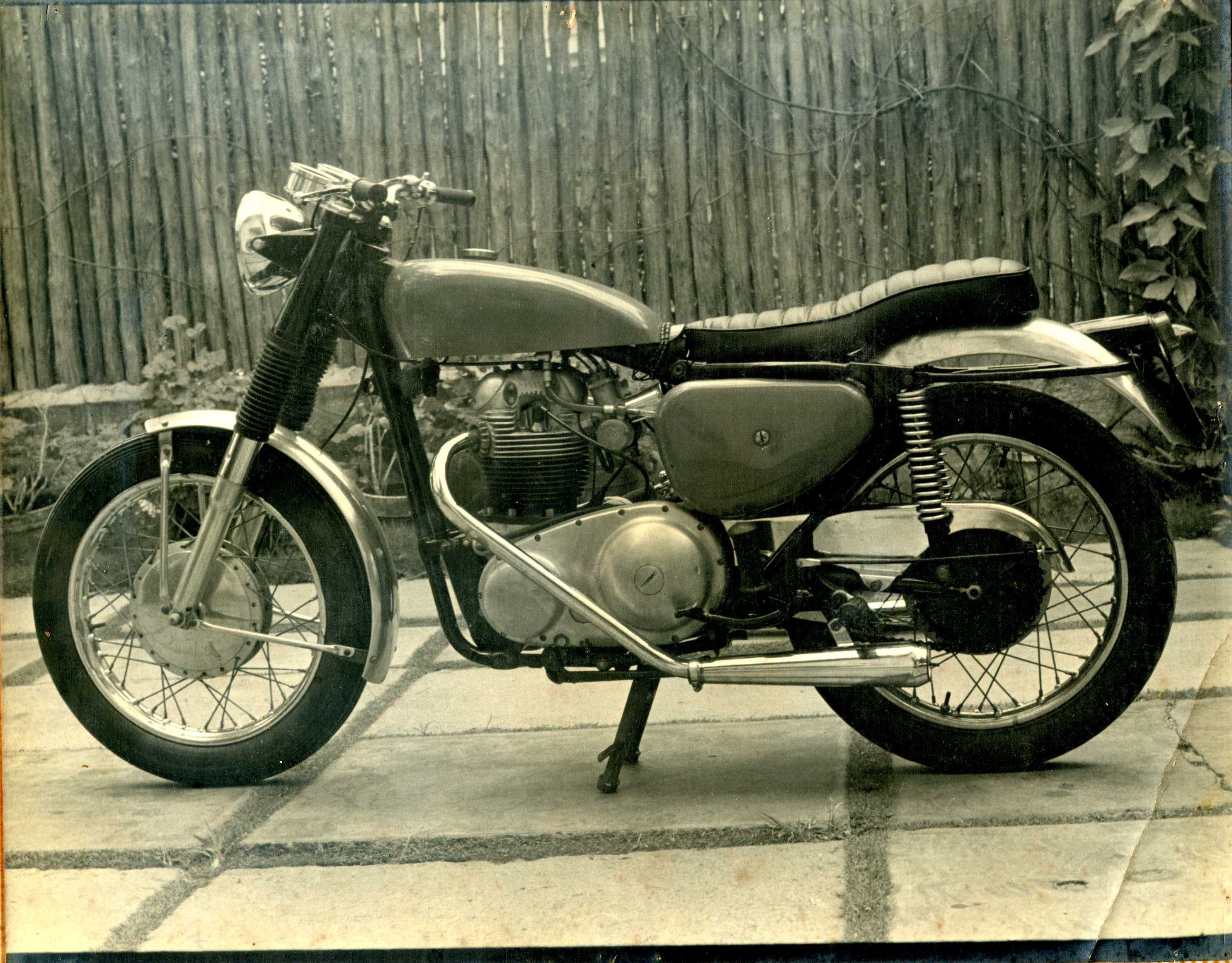 1973 Norton Interceptor 750.jpg