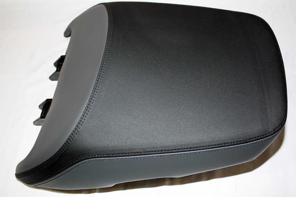 2013_Trophy_SE_Rear_Seat_21a.jpg