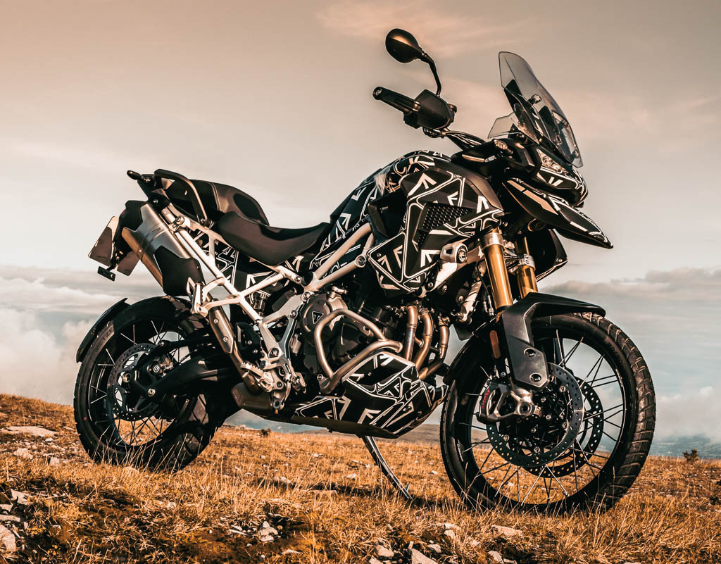 2022-TRIUMPH-TIGER-1200-DAZZLE-CAMO-2.jpg