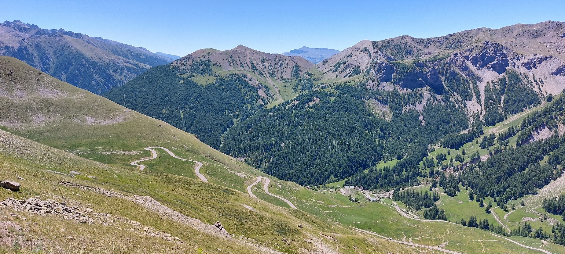 20220611_122720_copy_1849x833.jpg