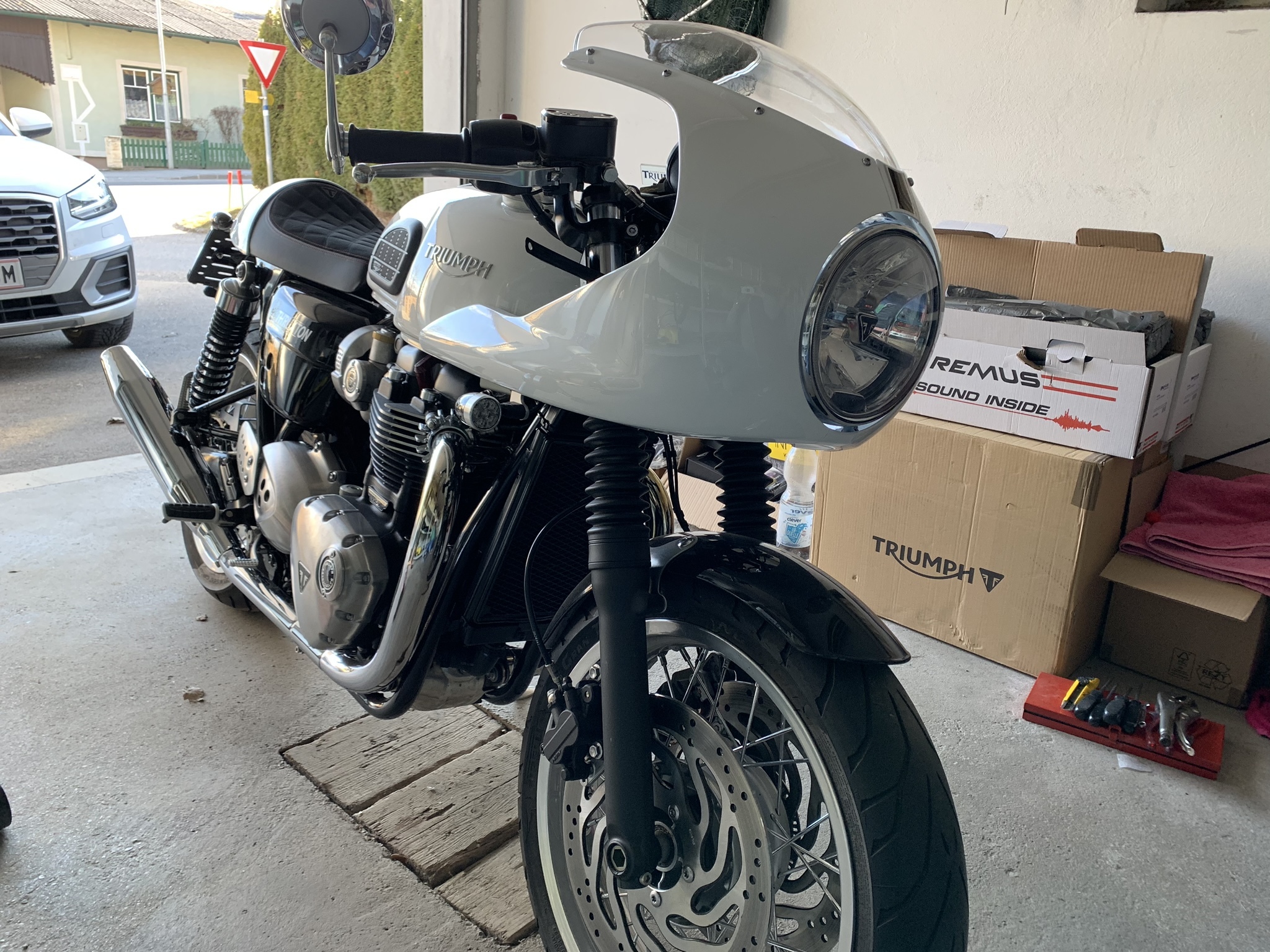 triumph thruxton 1200 fairing kit