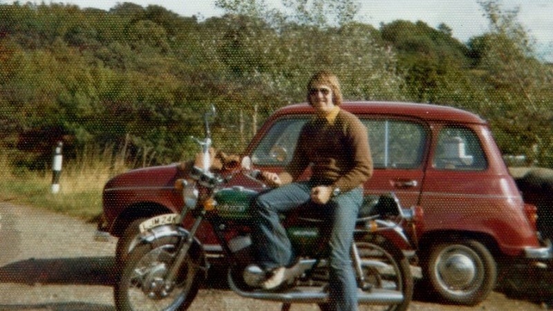 3 - Suzuki GT250 1973.jpg