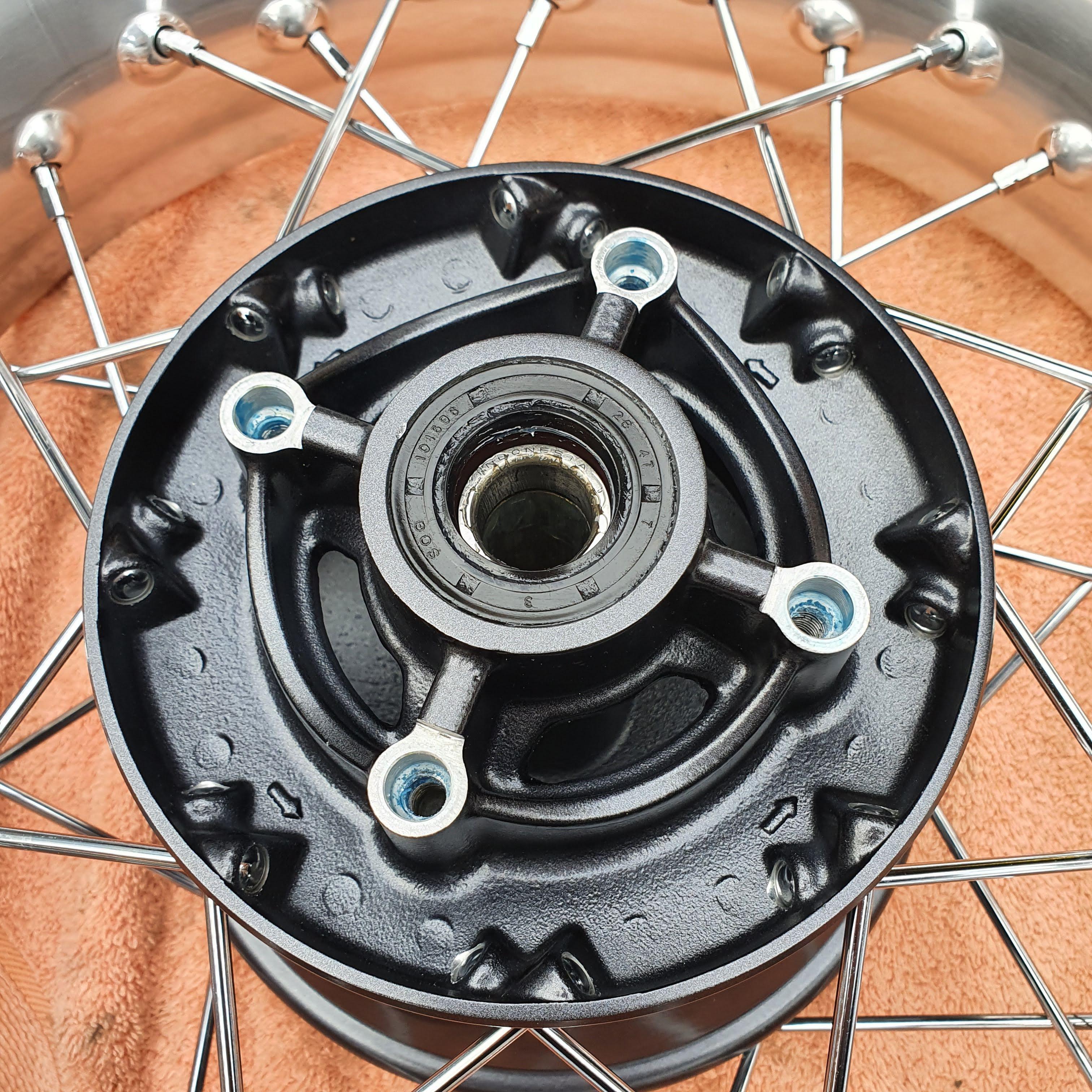 triumph thruxton wheels