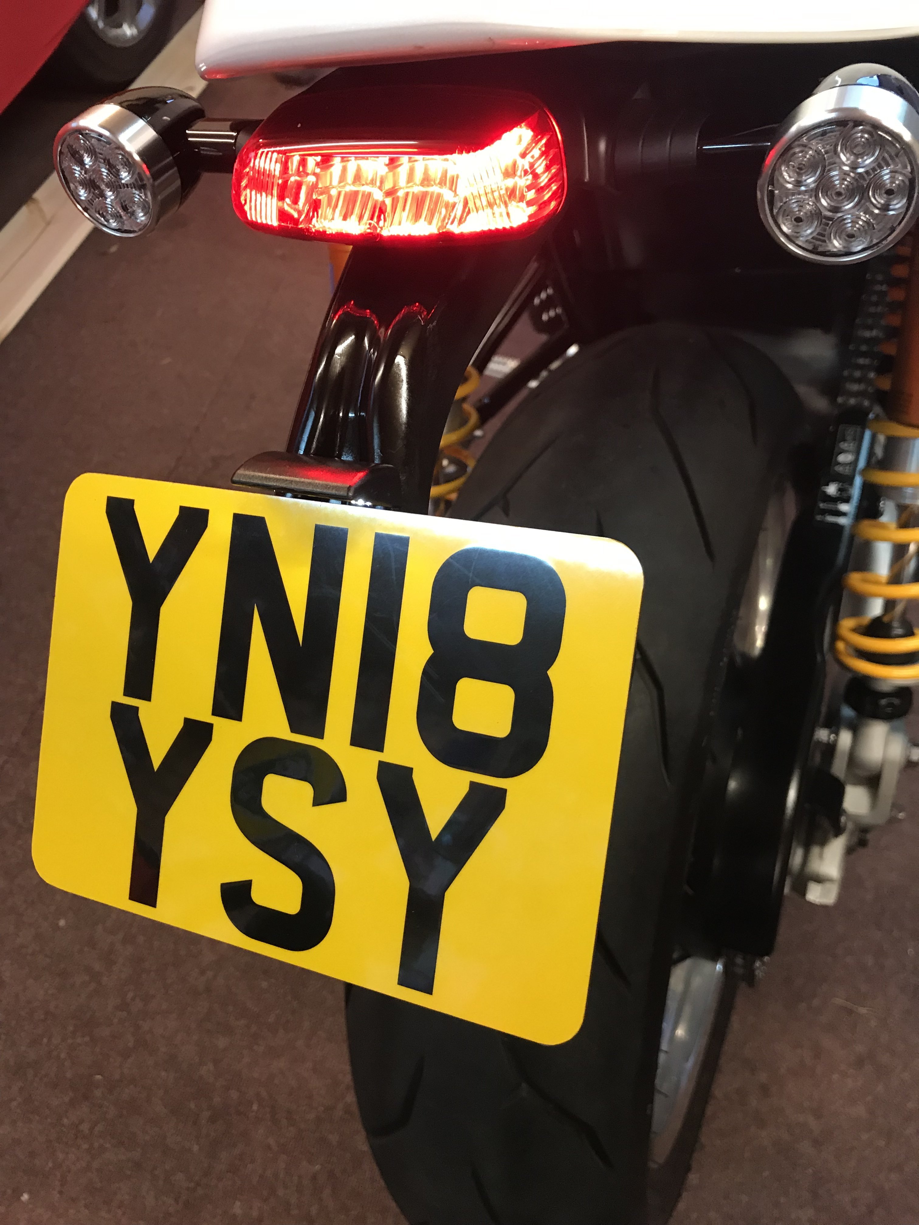 triumph thruxton tail tidy