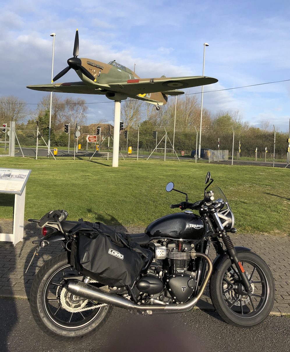 Triumph street twin panniers deals