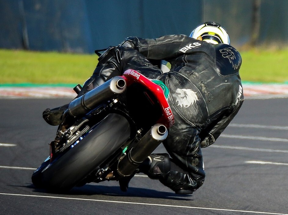 9Y4A5870 (1) - zoom.jpg