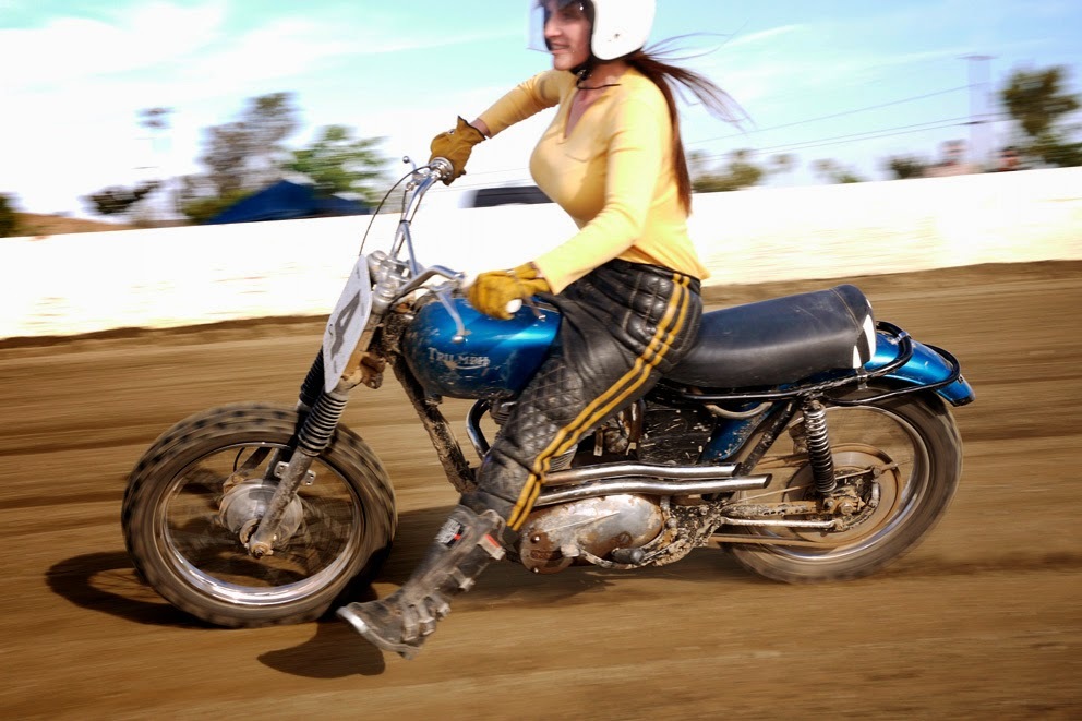 _1180745s_Dorinda_Perris_SIDEBURN-USA.jpg
