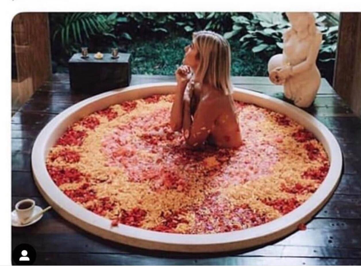 aR74z24 pizza.jpg