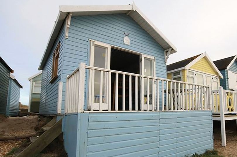 BNPS_275KBeachHut_01.jpg