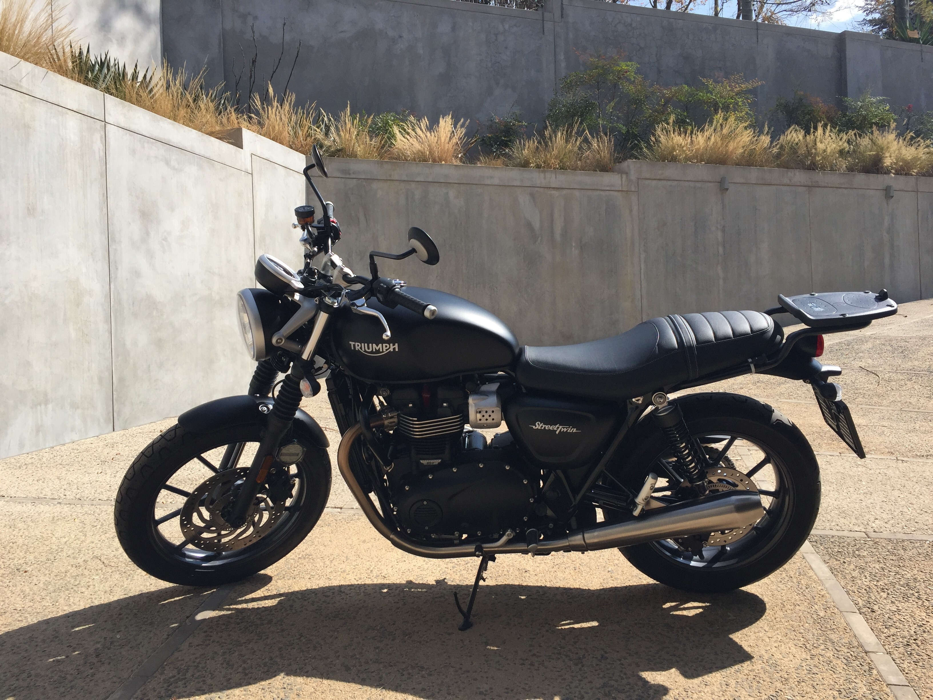 Doon Triumph Street Twin.jpg