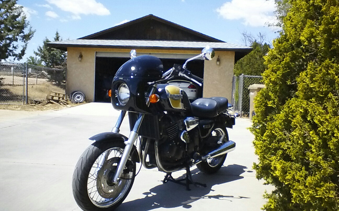 Emgo fairing on 2000 Legend TT.jpg