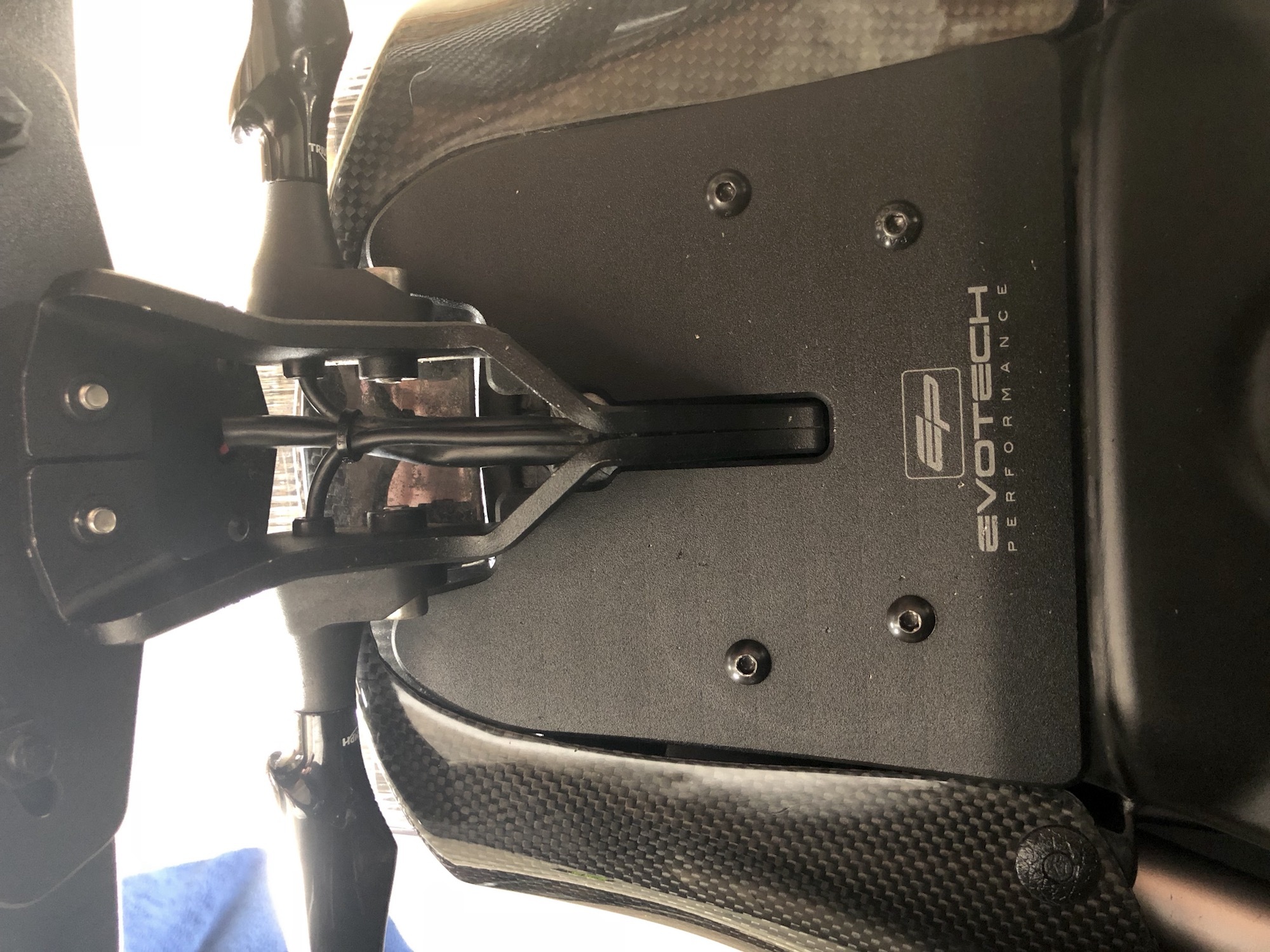 universal tail tidy