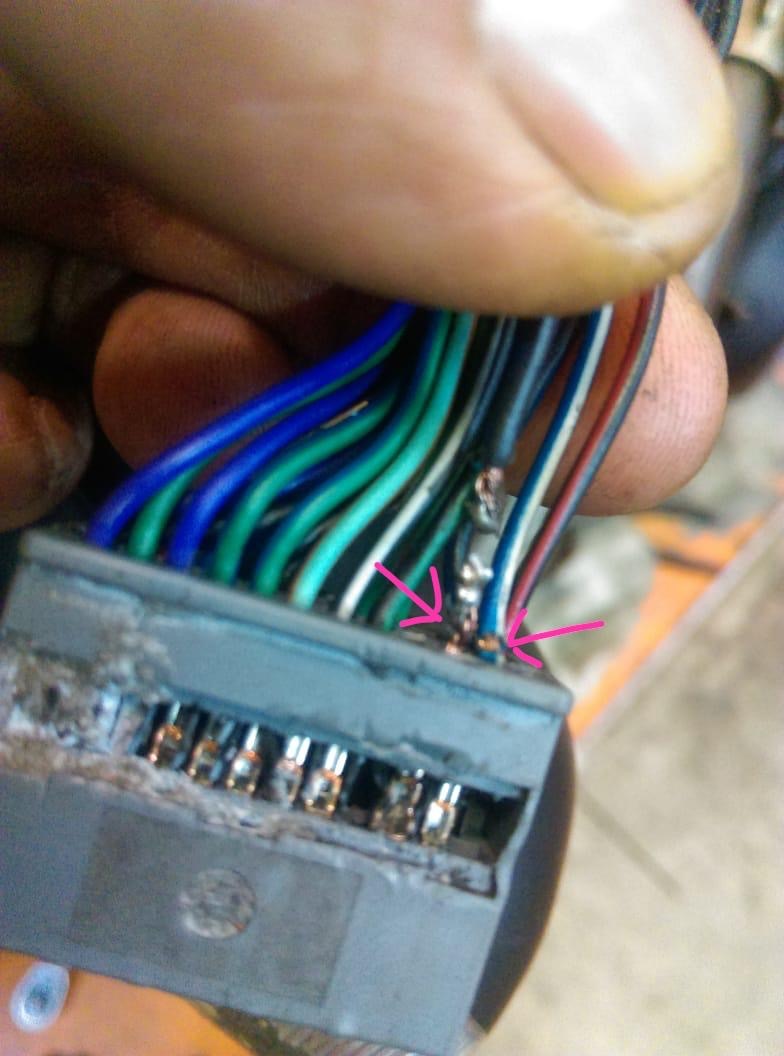 instrument connector.JPG