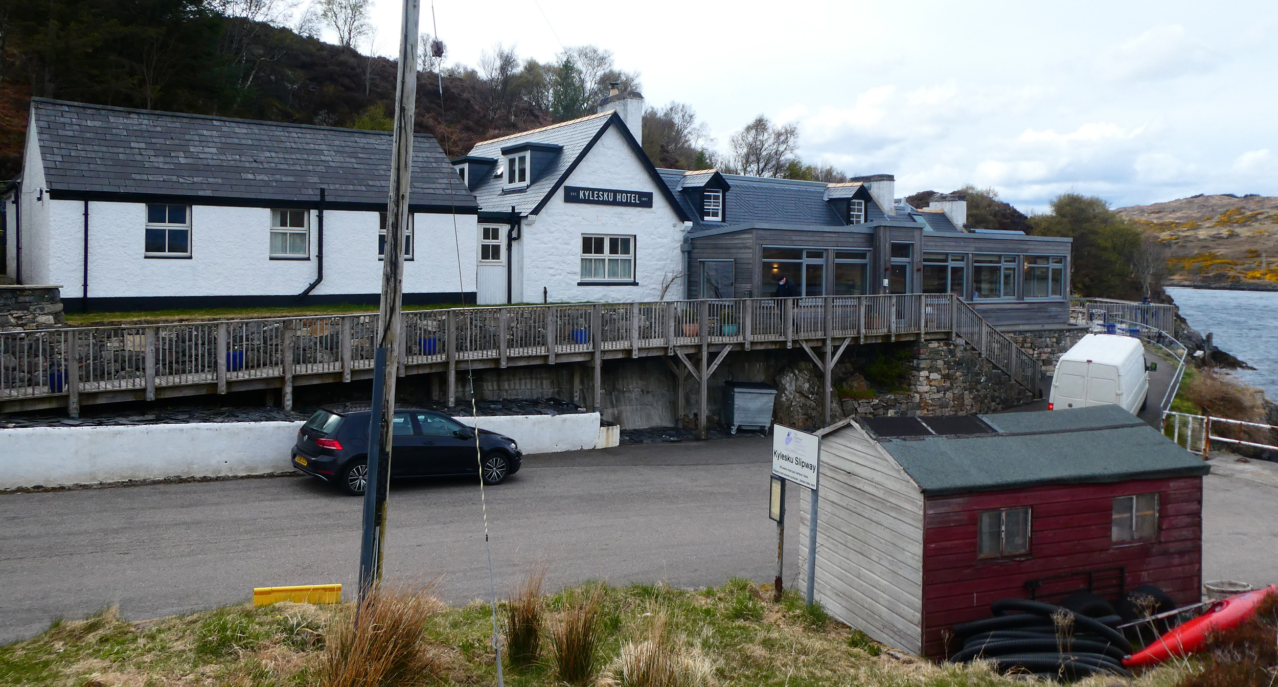 Kylesku hotel near the bridge.JPG