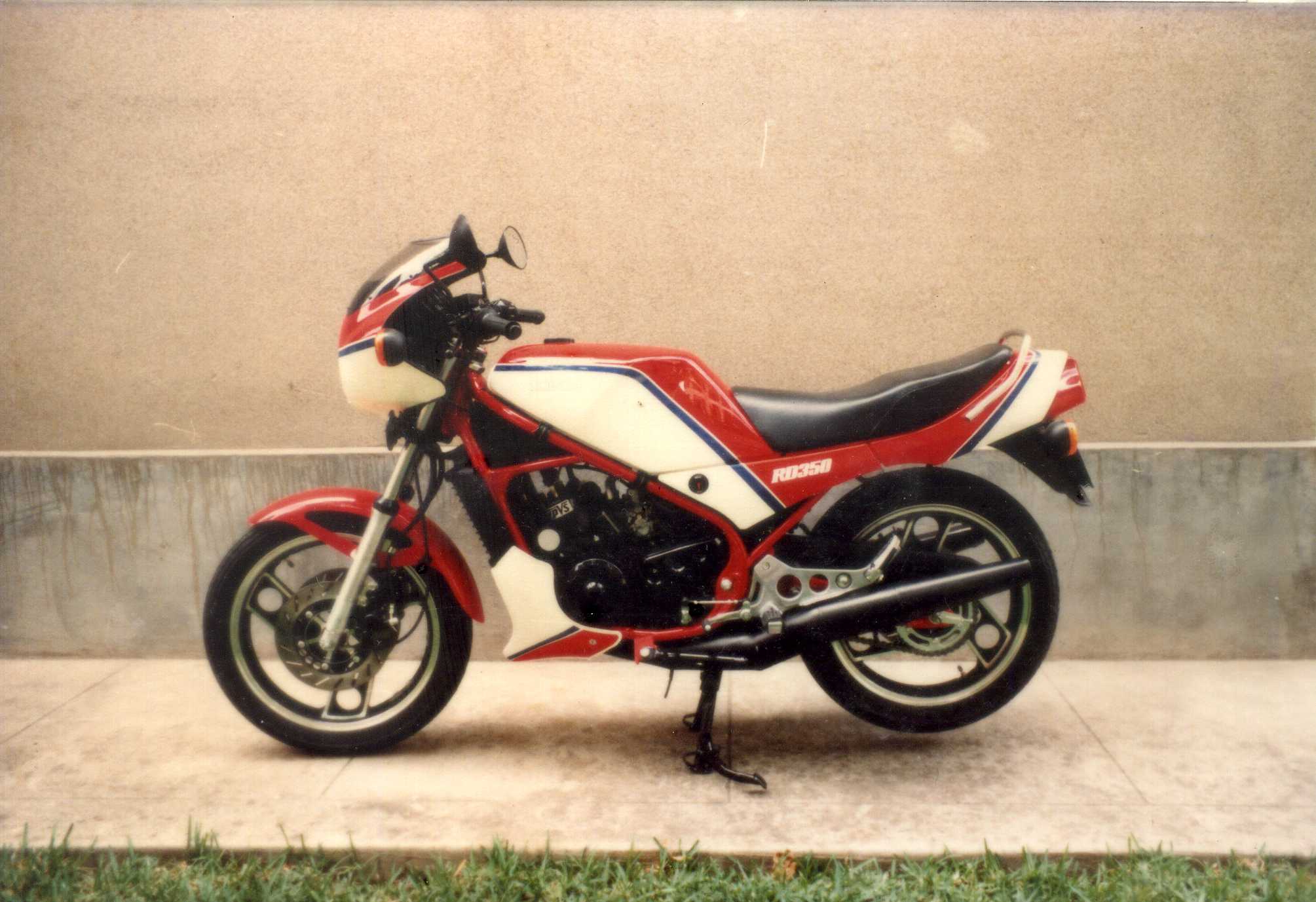 My Yamaha RD350001.jpg