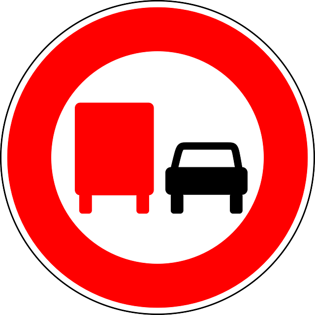 no-overtaking-by-lorries-traffic-sign-sign.png