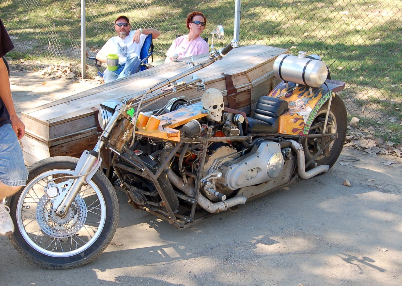 Rat_bike_with_sidecar.jpg