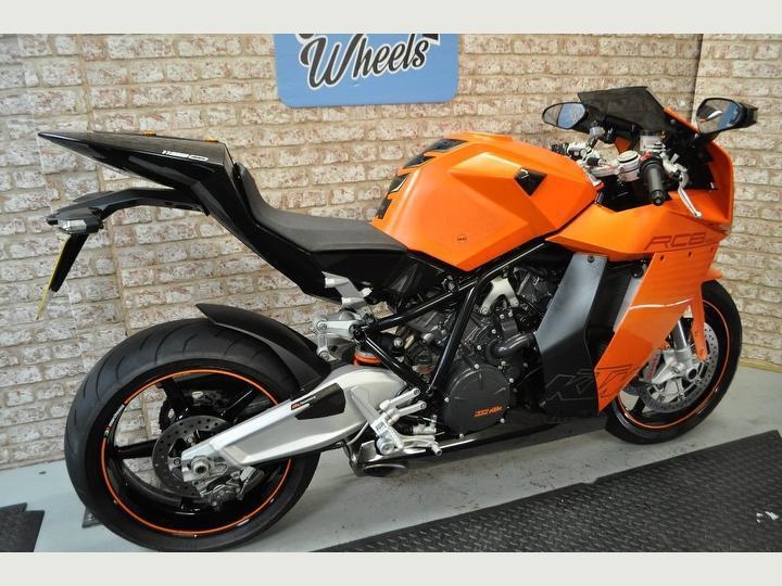 RC8 1.jpg