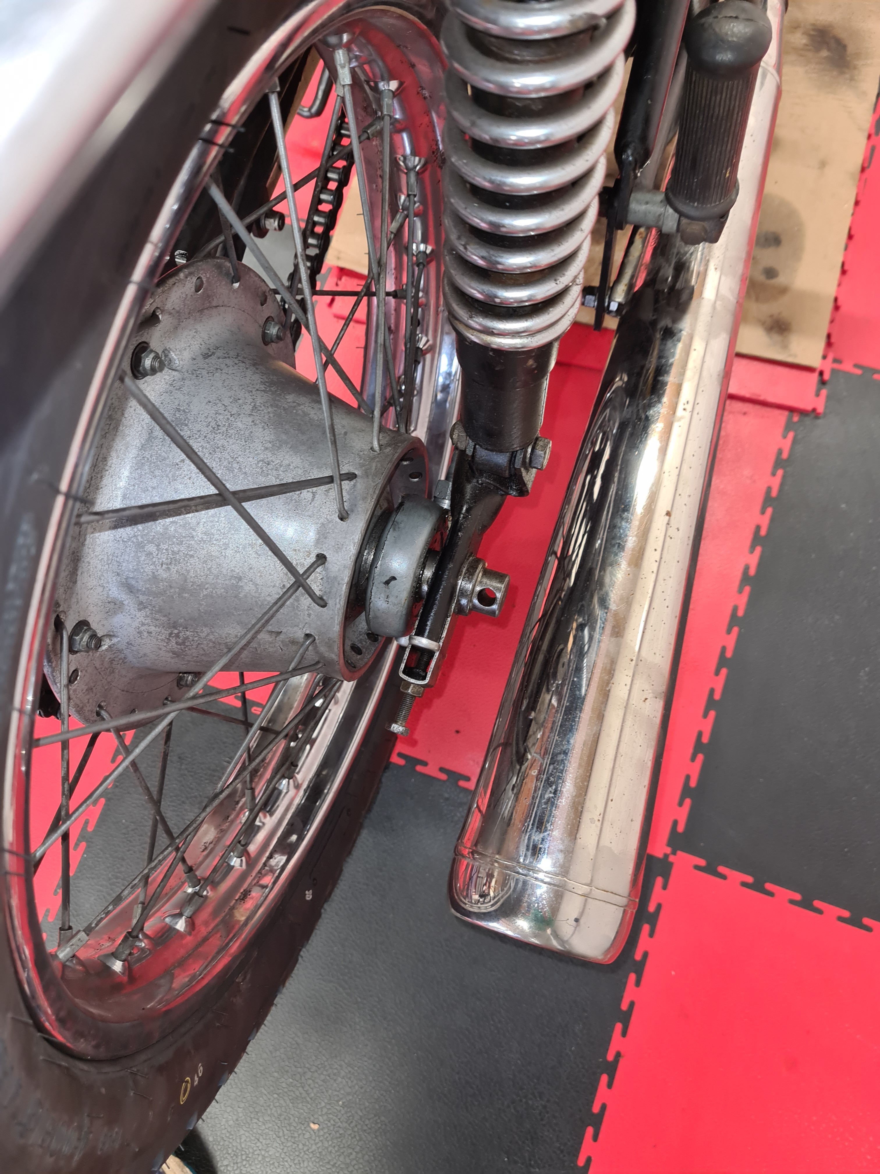 triumph t120 tyres