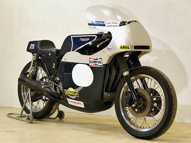 rob_north_triumph_trident.jpg