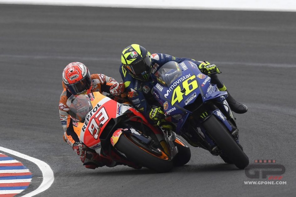 rossi-marquez-crash1.jpg