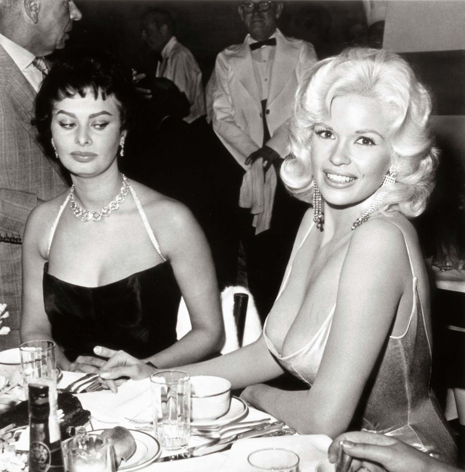 Sophia-Loren-Jayne-Mansfield (2).jpg