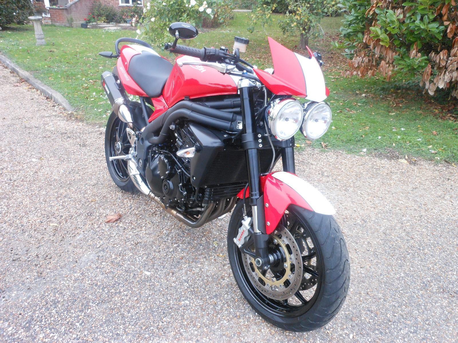 speed triple 1050.jpg