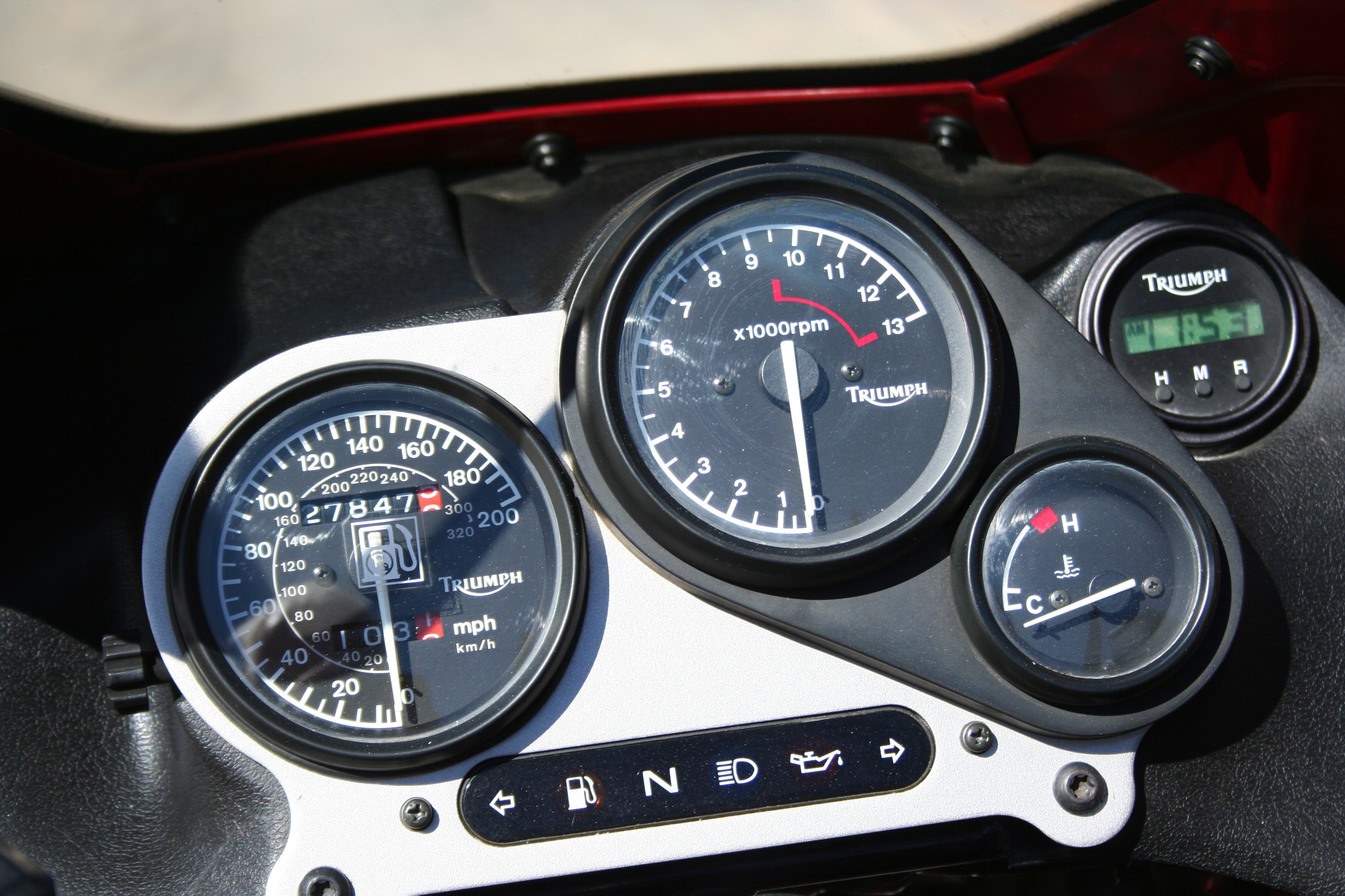 Sprint gauge cluster.JPG