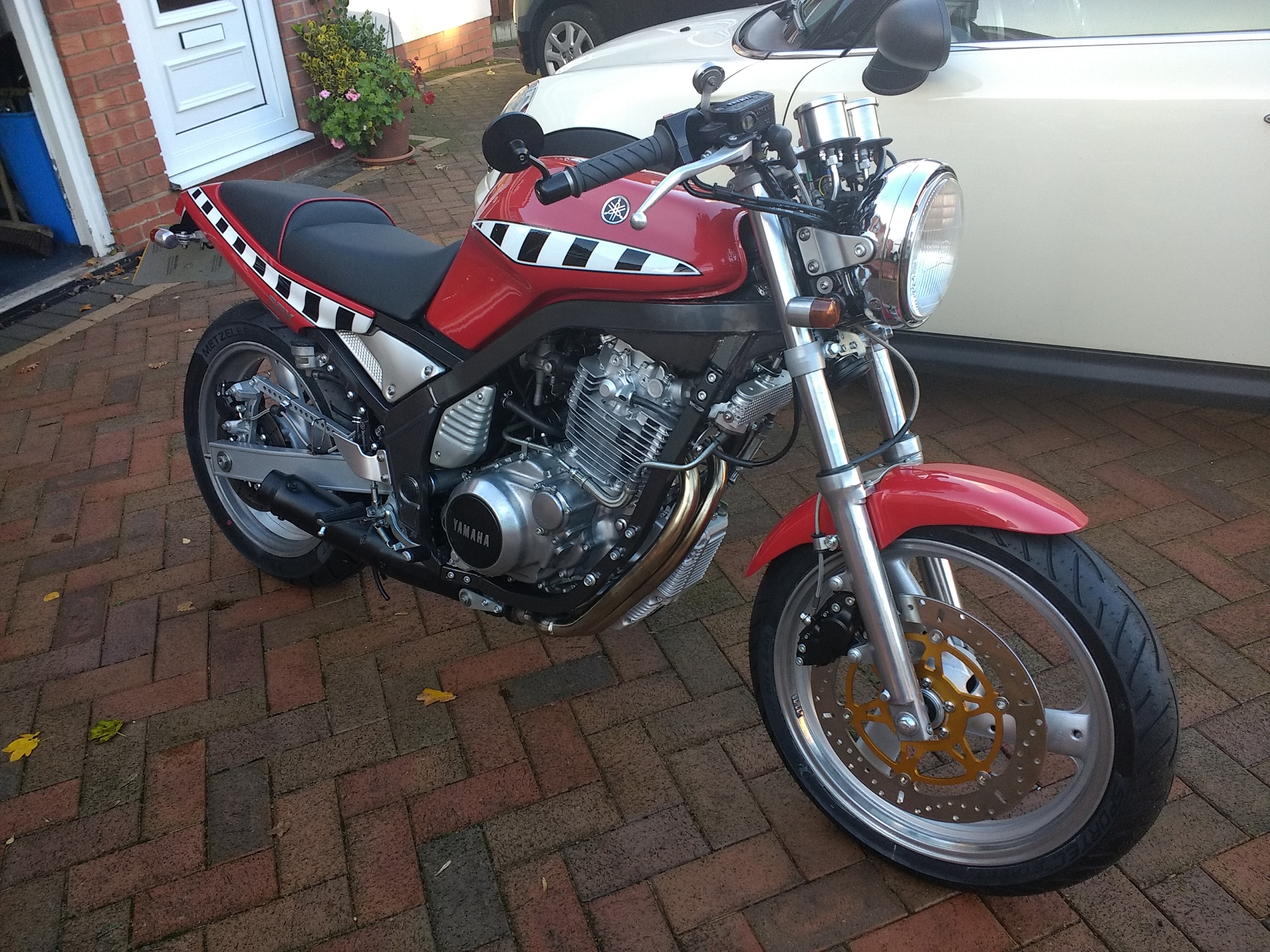 SRX4 Mono.jpg