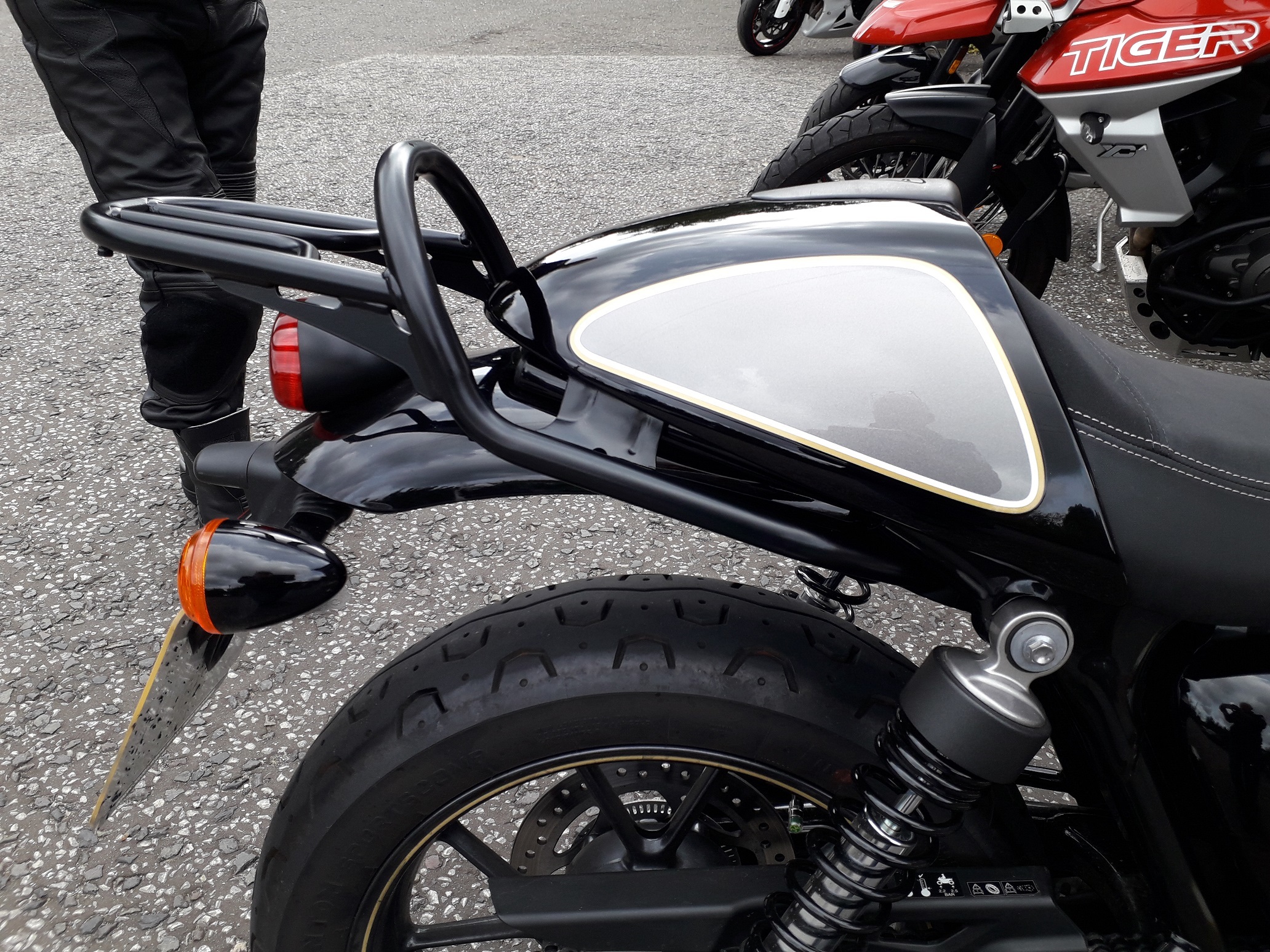 triumph street twin luggage rack