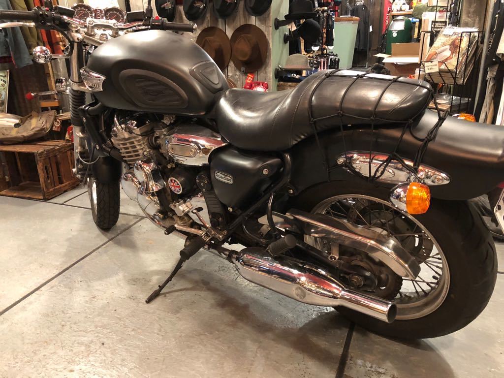 Triumph 900 - 1997 3.jpg