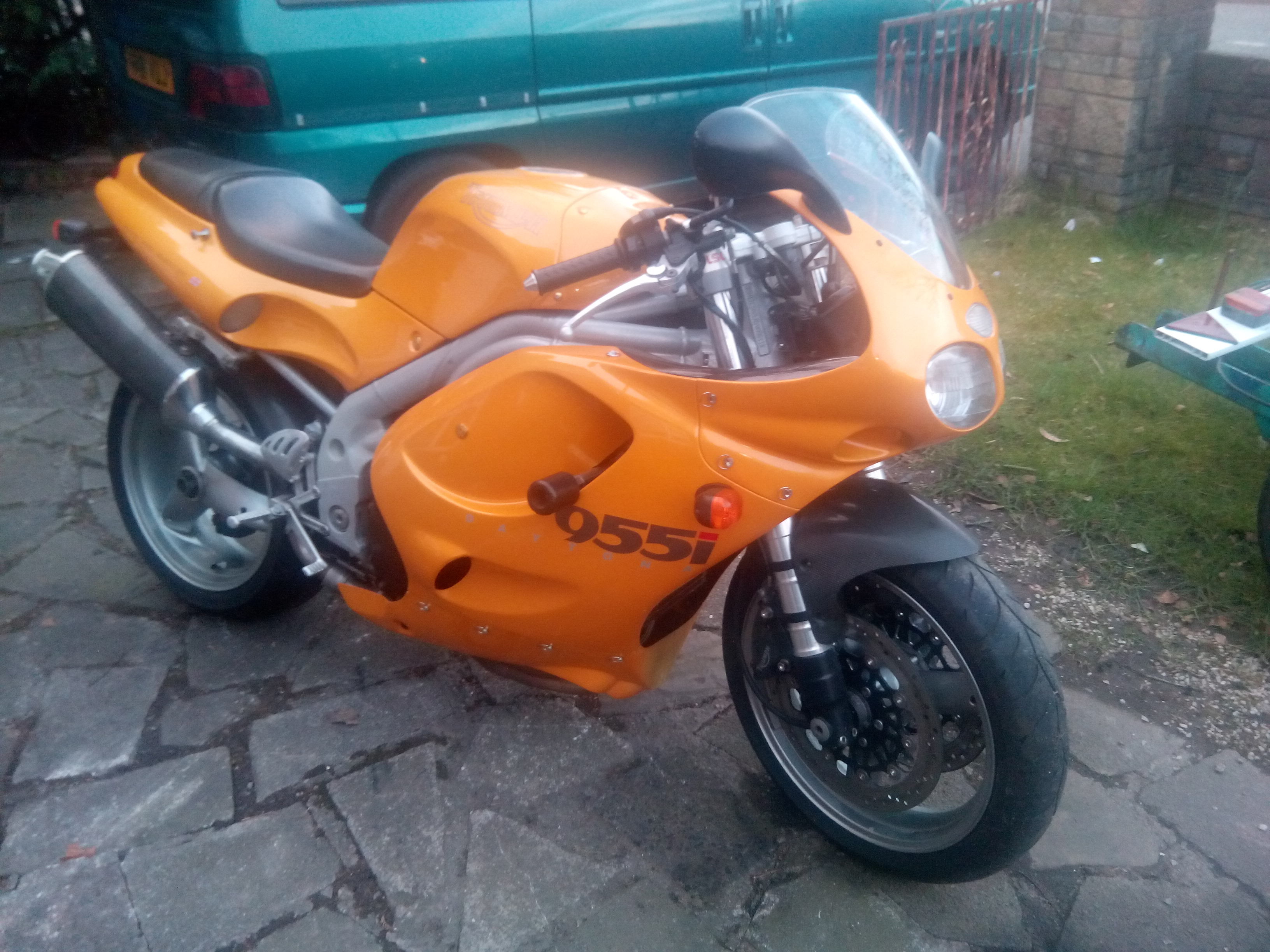 Triumph Daytona.jpg