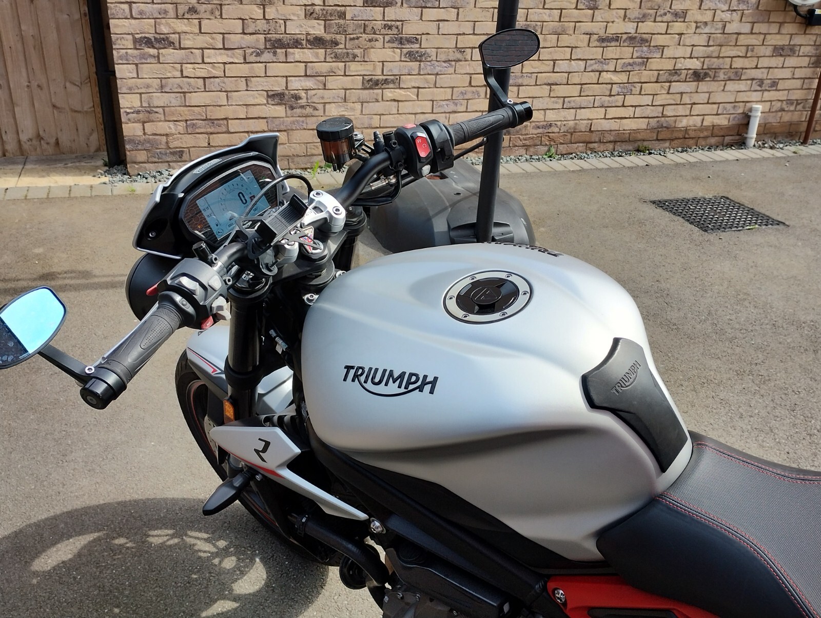 Triumph Street Triple 765R_front half lhs.jpg