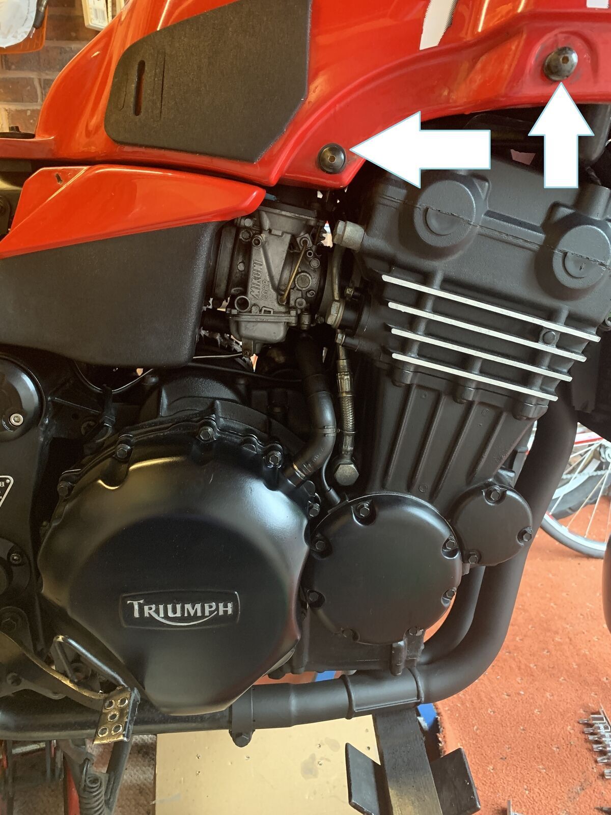 Triumph Tiger 900 (885) Carb aka Steamer.jpg