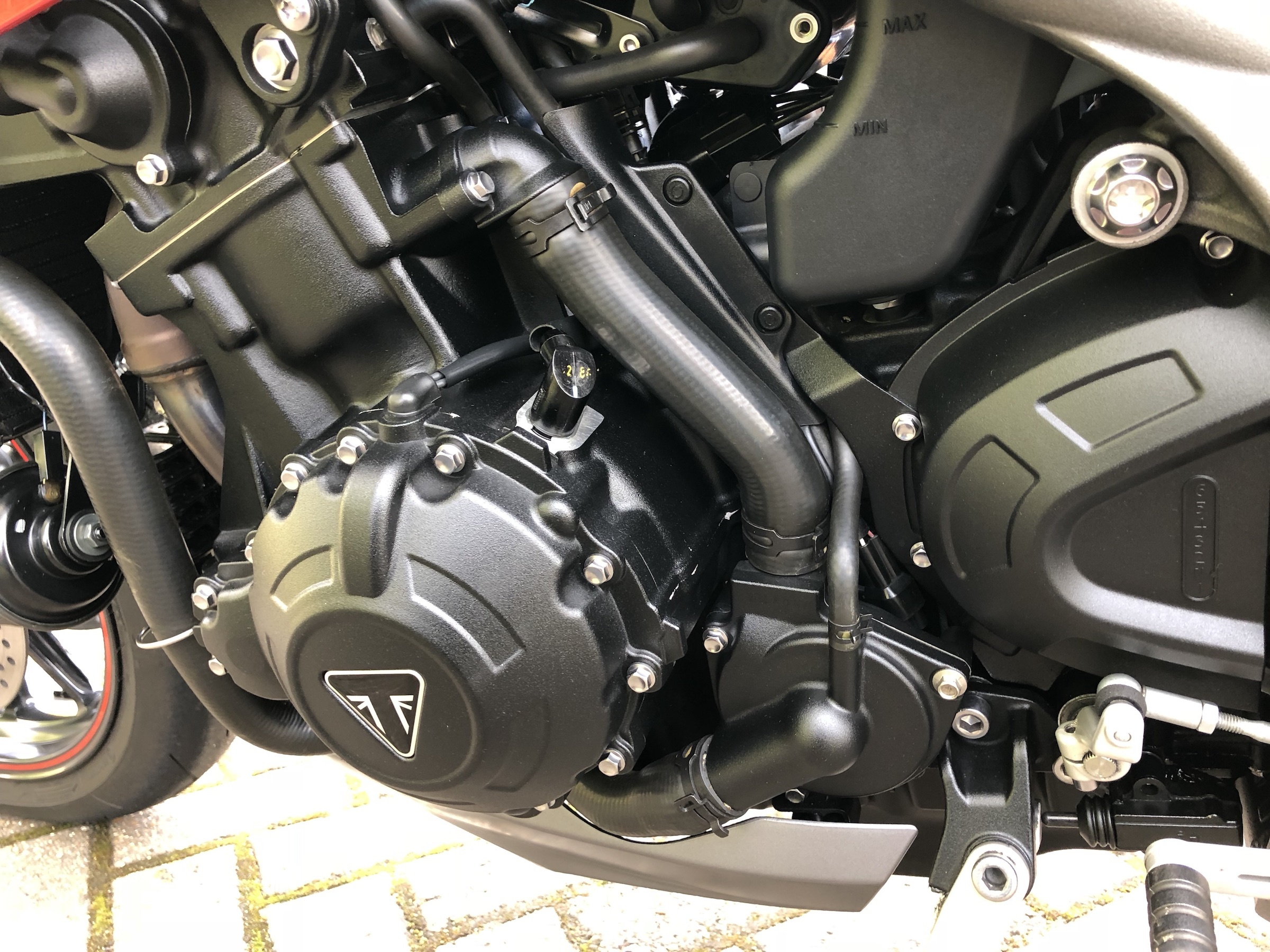 Triumph_Speed_Triple_R_13.jpg