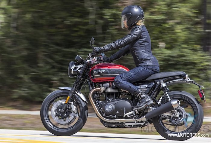 TriumphSpeedTwin-Review-VickiGray-MOTORESS_arbnr1.jpg