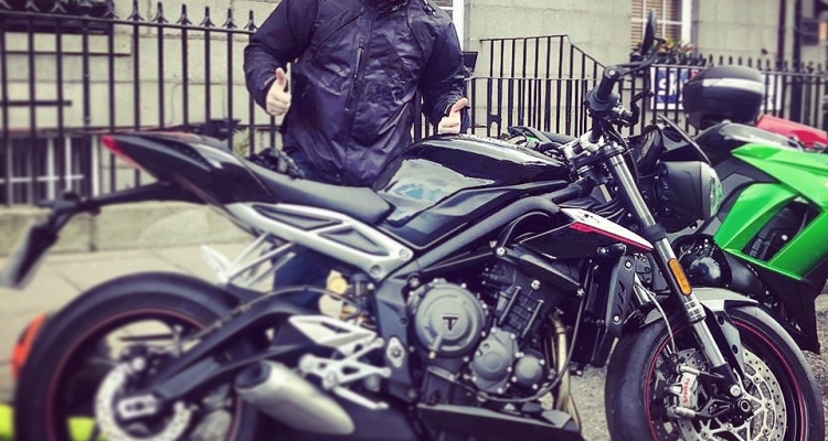 765 - Street Triple Rs - Am I Alone?