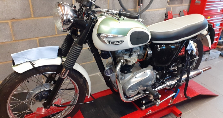 Uk Tr6