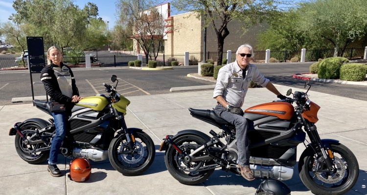 A Tale Of Two Test Rides: The Electric  Livewire And The Low Rider S