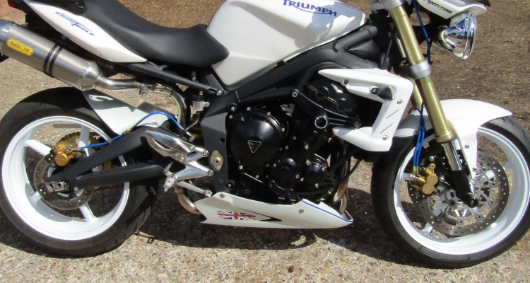 Triumph Street Triple For Sale. To Quick For An Old Man