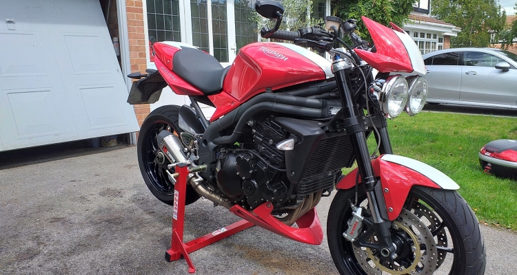 Speed Triple S E 2010