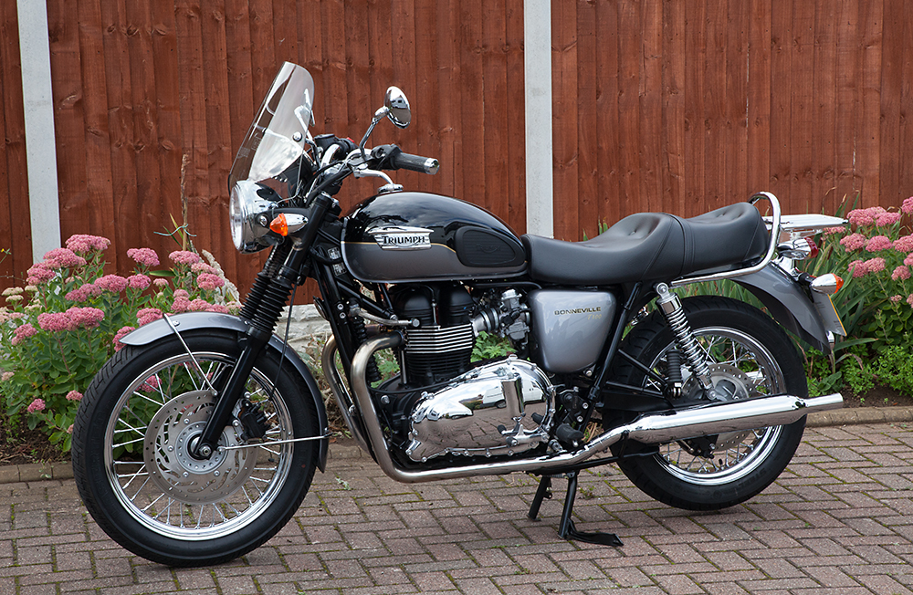 2012 Bonneville T100