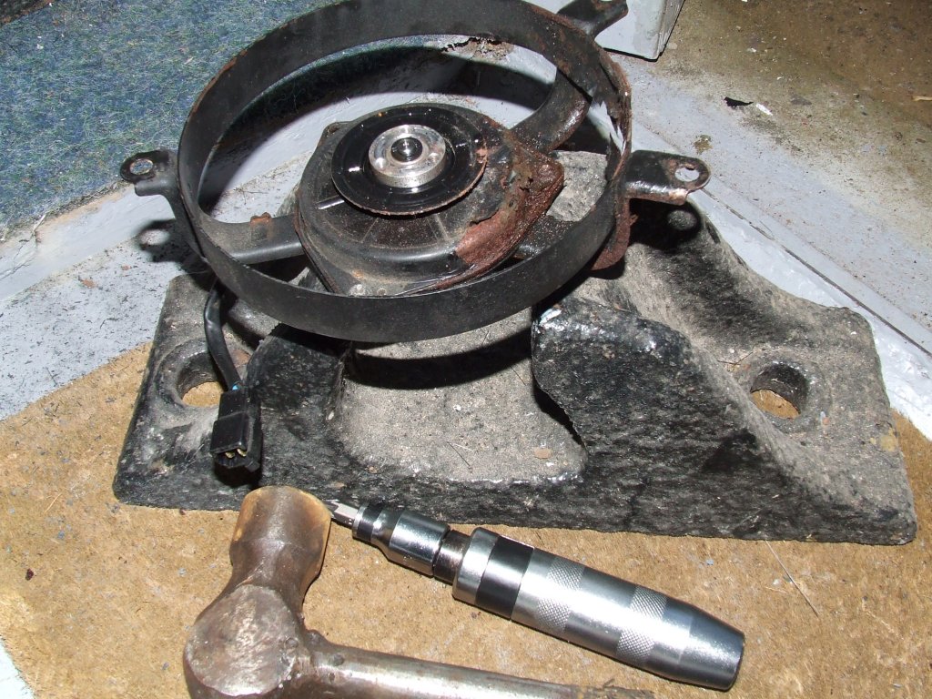 Removing chocolate screws from fan assembly
