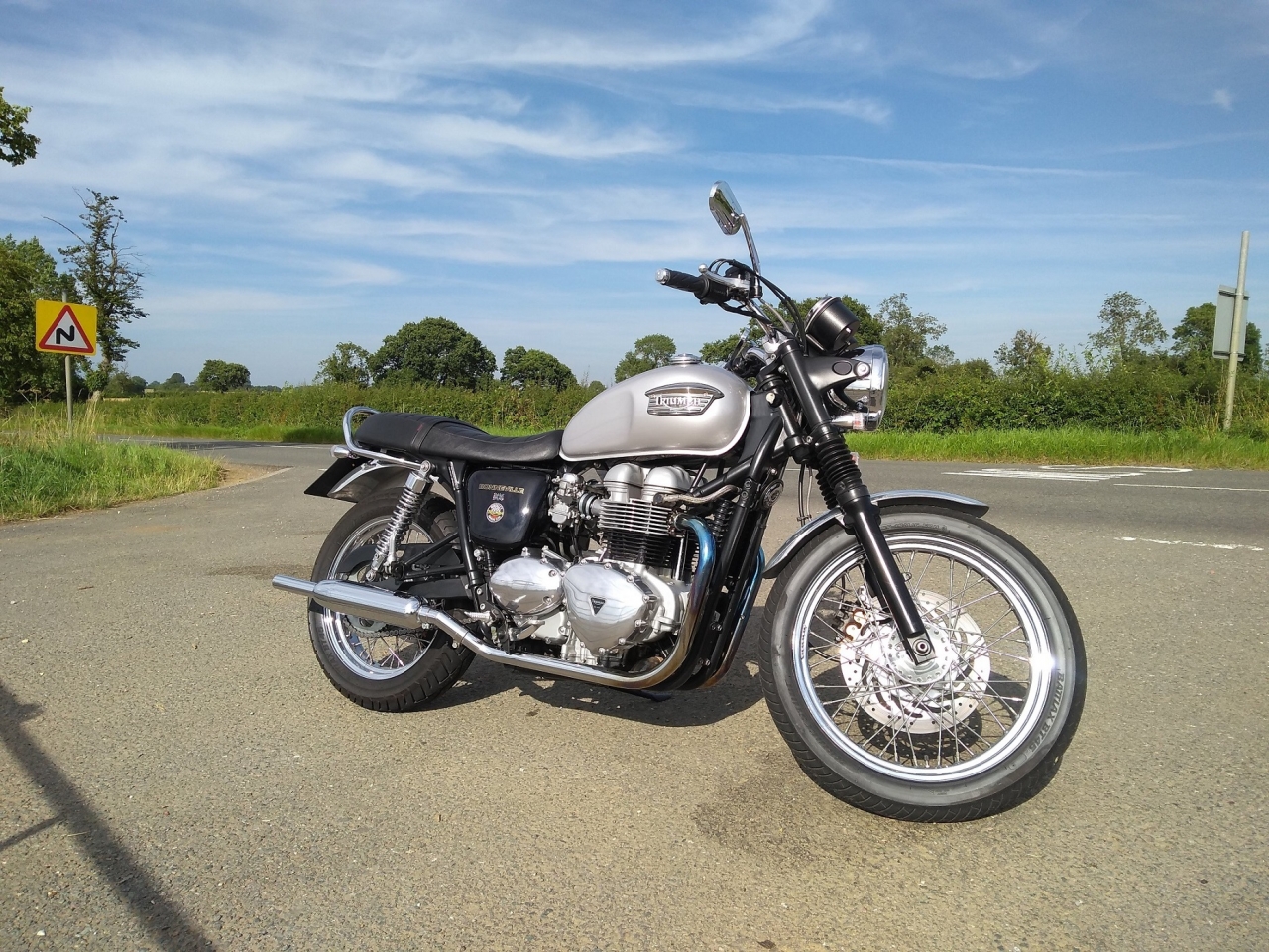 Bonneville 790