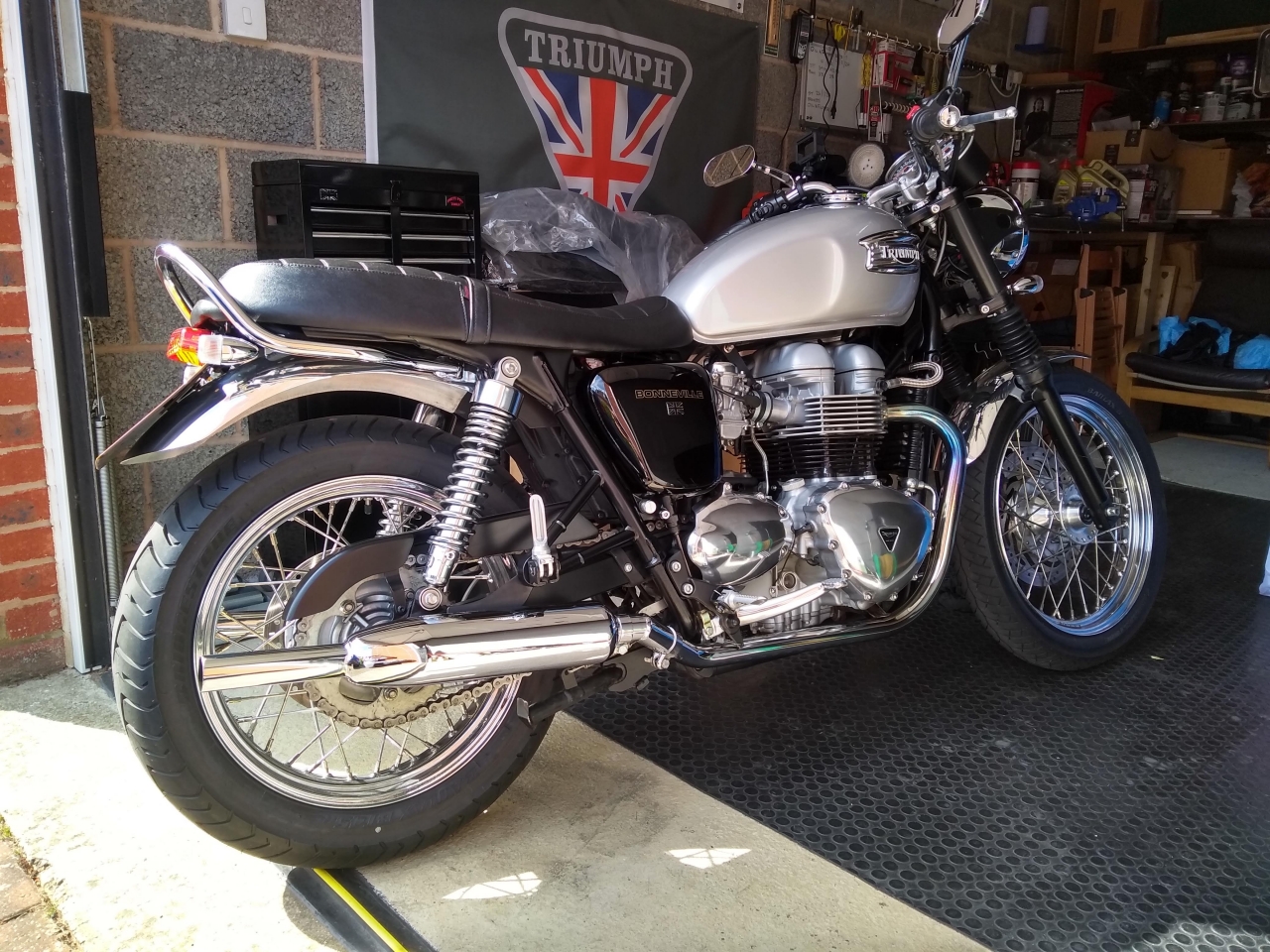Bonneville 790