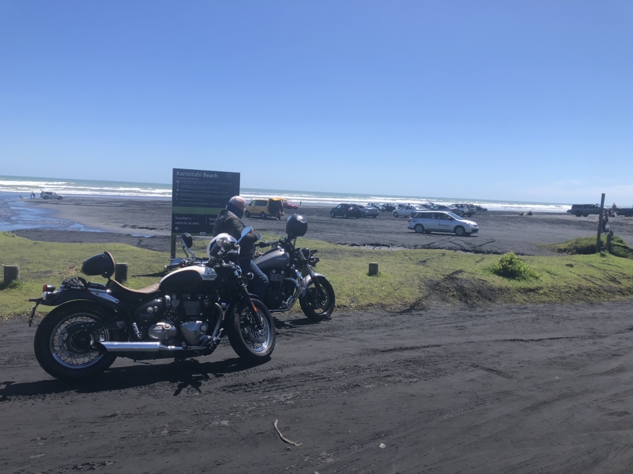 Black sand beach southwest of Auckland, on the west coast.